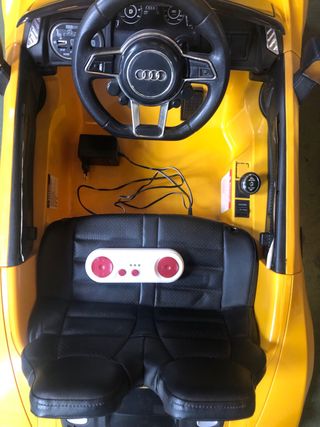 Coche eléctrico Audi R8 Spyder para niños