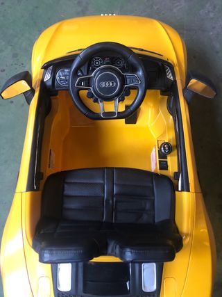 Coche eléctrico Audi R8 Spyder para niños