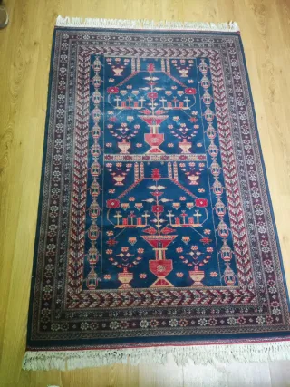 Alfombra de lana virgen azul y roja