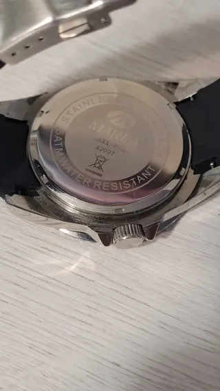 Reloj Marea tipo buzo negro y rojo