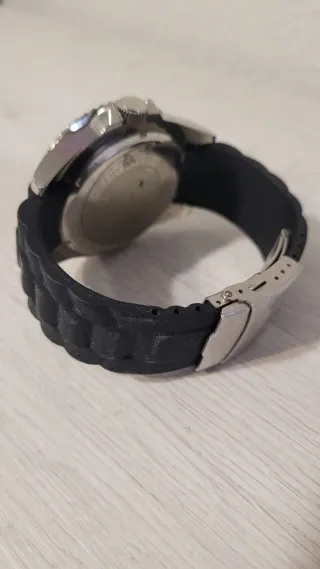 Reloj Marea tipo buzo negro y rojo