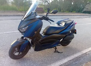 Yamaha X-Max 300 Azul Oscuro