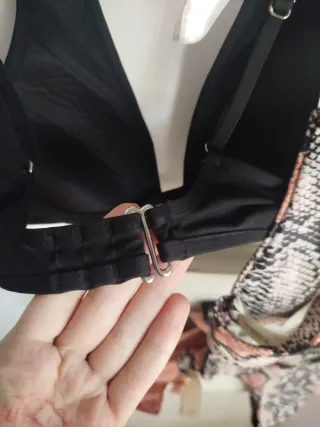 2 Bikinis H&M y Tezenis y camiseta