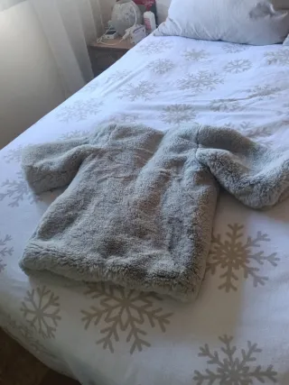 Abrigo niña gris peluche