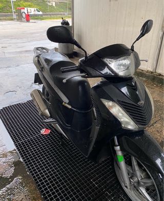 Honda SH 125 Scooter Negra