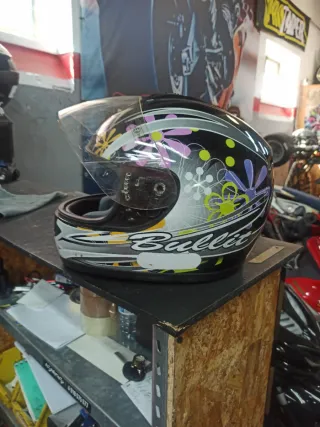 Capacete Bullit Preto e Rosa