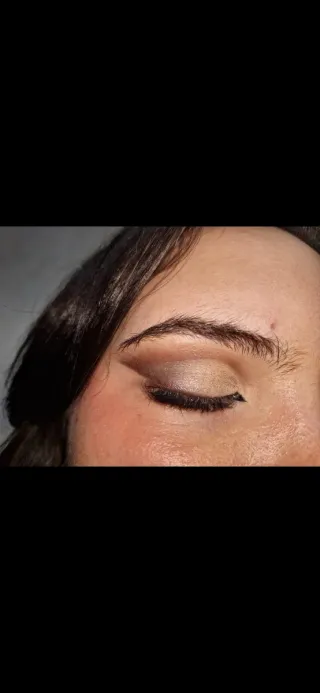 Uñas y maquillaje a domicilio