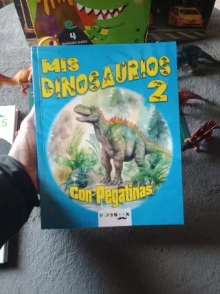 Lote Libros y Figuras Dinosaurios