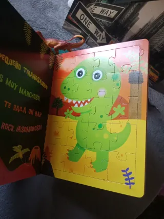 Lote Libros y Figuras Dinosaurios