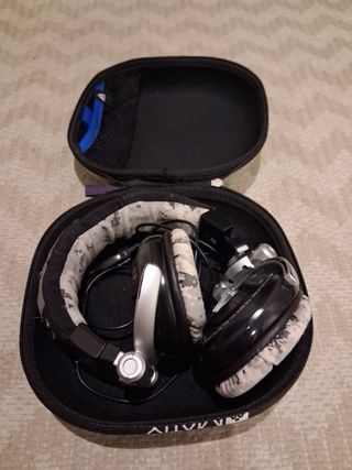 Cascos Skullcandy Negros y Plateados