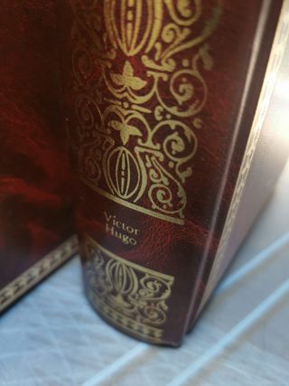 dos libros-EL COLLAR DE LA REINA. VÍCTOR HUGO. TOMO I Y II. DALMAU