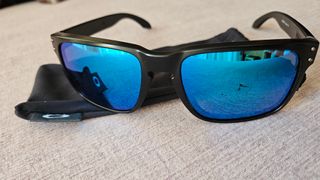 Gafas de sol Oakley Holbrook Negras Azules
