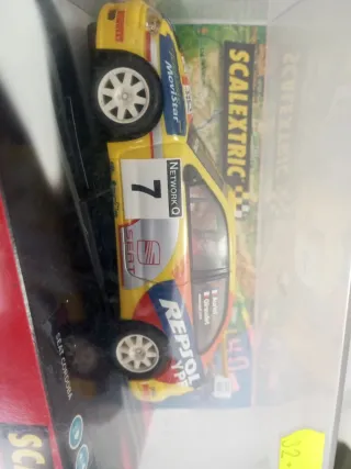 Coche Scalextric SEAT Movistar