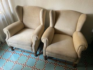 2 Sillones Beige y Sofá Azul