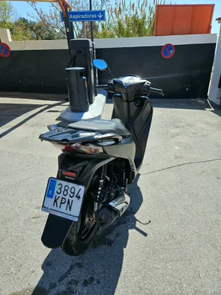 Honda SH 125i 2018 Negra mate Recien pintada