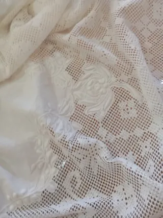 Mantelería antigua bordada  recamado y filtire