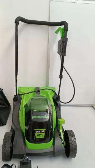 Cortacésped Greenworks 24V W31Y6064