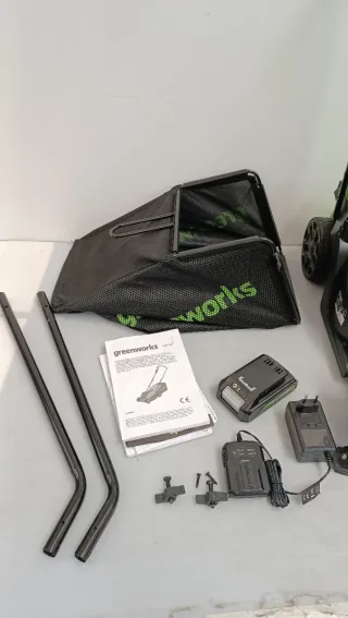 Cortacésped Greenworks 24V W31Y6064