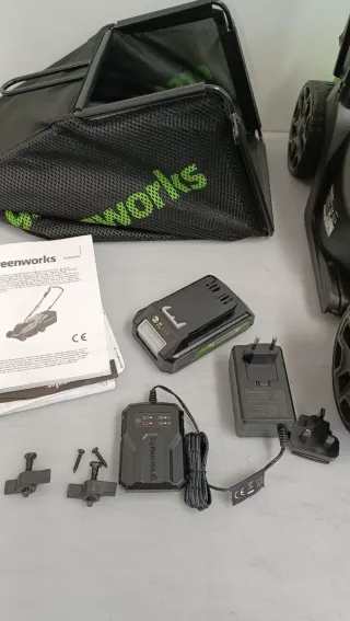 Cortacésped Greenworks 24V W31Y6064