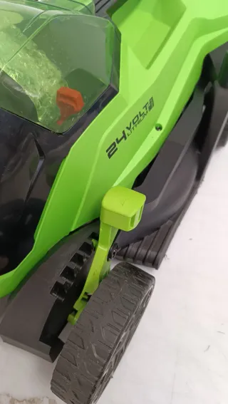 Cortacésped Greenworks 24V W31Y6064