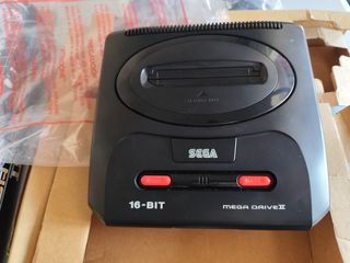 Consola Sega Mega Drive II con caja