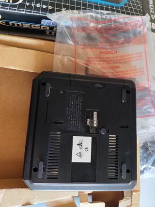 Consola Sega Mega Drive II con caja