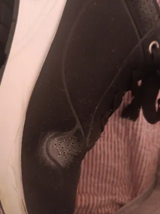 Skechers negras talla 36 con detalles dorados