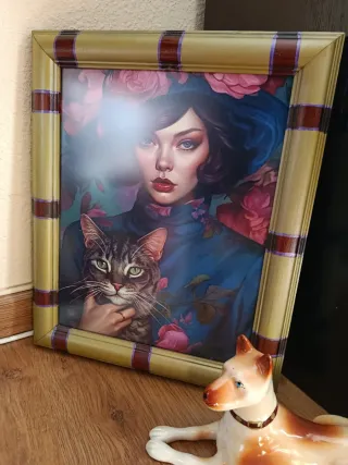 Cuadro Dorado Mujer y Gato