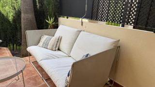 Sofás de exterior beige y blanco