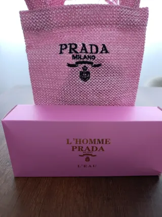 Prada Porta Trucco regalo profumeria Rosa