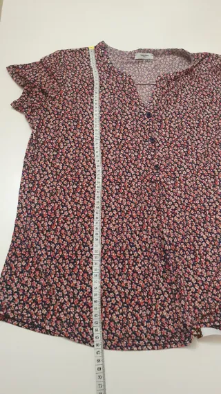 Blusa floral azul y roja