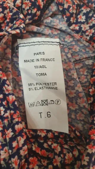 Blusa floral azul y roja