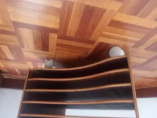 Archivador de madera. Con ruedas.