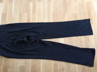 Pantalón negro piel melocotón