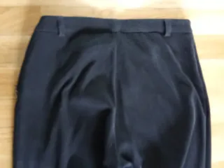 Pantalón negro piel melocotón