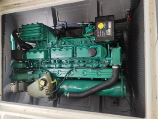 Barco Altair 8 con motor Volvo