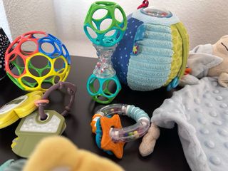 Lote Juguetes Bebé Peluche Libro Sonajero