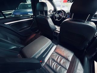 Volkswagen Golf R32