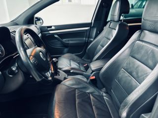 Volkswagen Golf R32