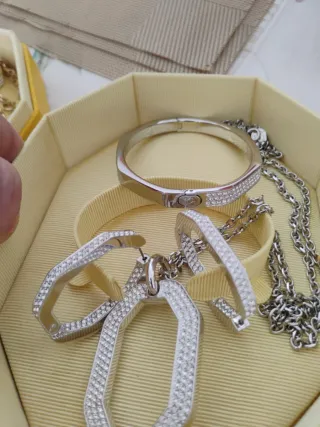 Conjunto Swarovski: Pulsera, Cadena y Colgante
