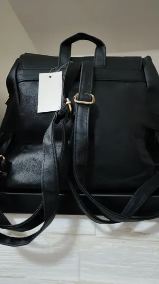 Zainetto nero con frange