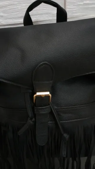 Zainetto nero con frange