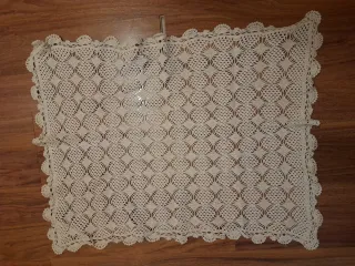 Centrotavola uncinetto beige