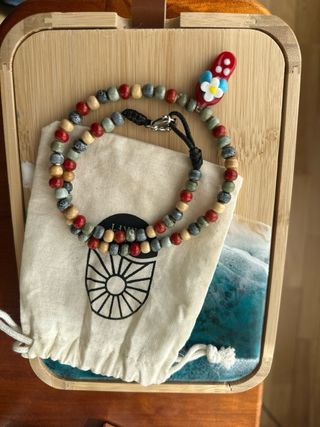 Collar Multicolor con Colgante Chancla
