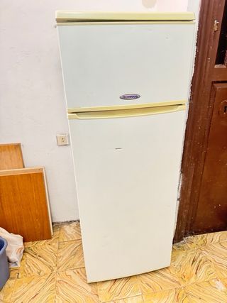 Frigorífico TECHWOOD blanco