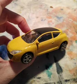 Réplica Renault Megane Coupé Amarillo