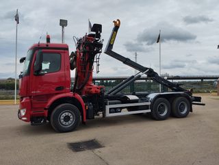 Mercedes AROCS 26 45-CAMIONES GANCHO+GRUA