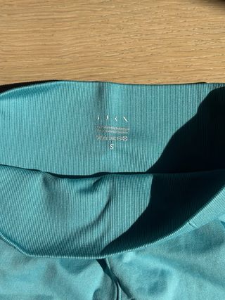 Conjunto Deportivo Born Living Yoga Talla S