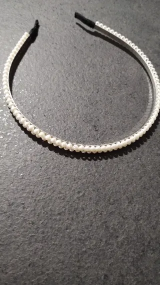 Cerchietto per capelli con perle