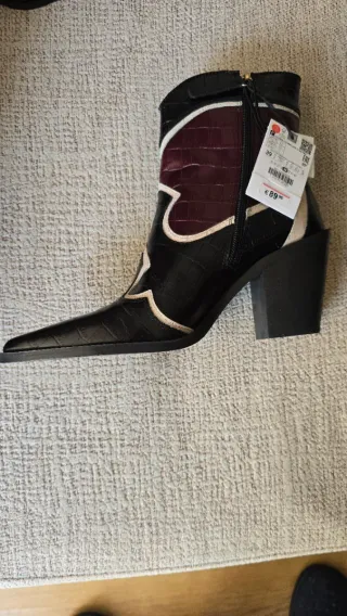 Botín cowboy Zara Piel Talla 39. Edición limitada